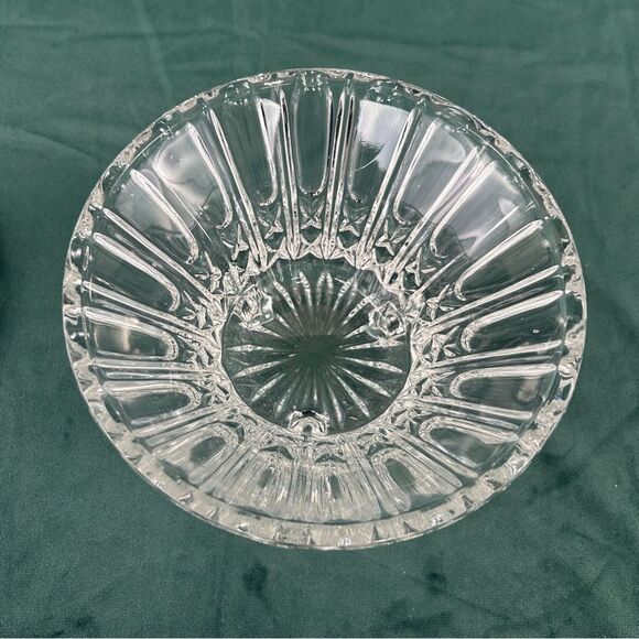 Vintage 3 Footed Round Crystal Glass Candy Dish Jar with Lid - Picture 6 of 7